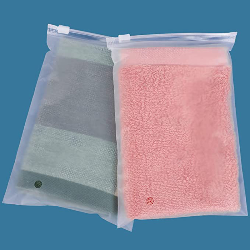 Biodegradable Frosted Zipper Bags for Clothing with Vent Holes (1)